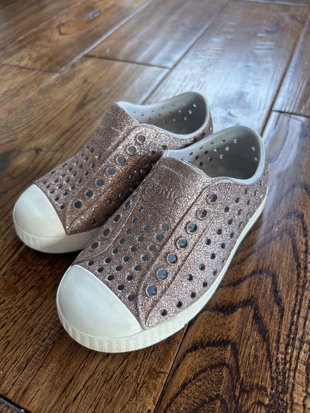 Native Girls' Jefferson Bling Glitter Waterproof Slip On Sneakers Size 8C